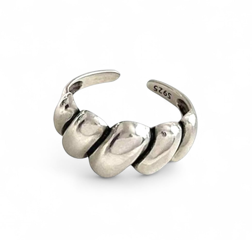 LUXE SILVER WAVE RING