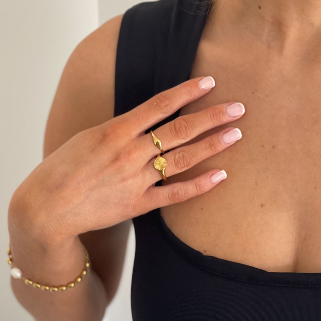 TINY SIGNET RING