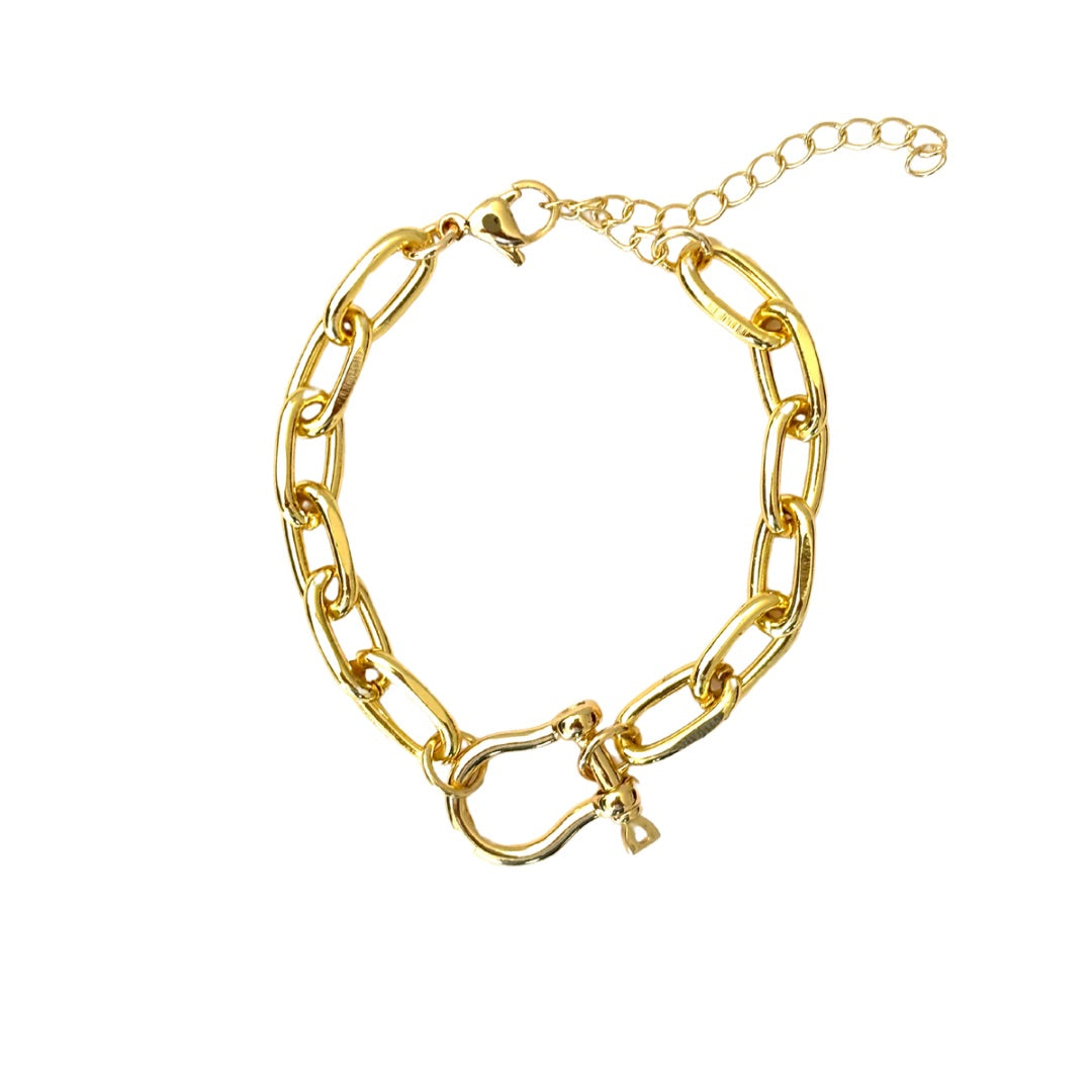 GOLDEN HORSESHOE BANGLE