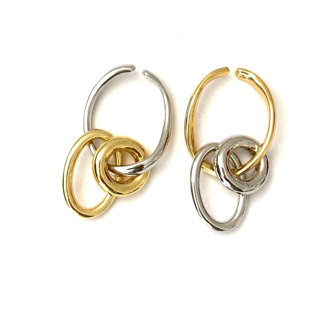 INFINITY CIRCLE EAR-CUFF