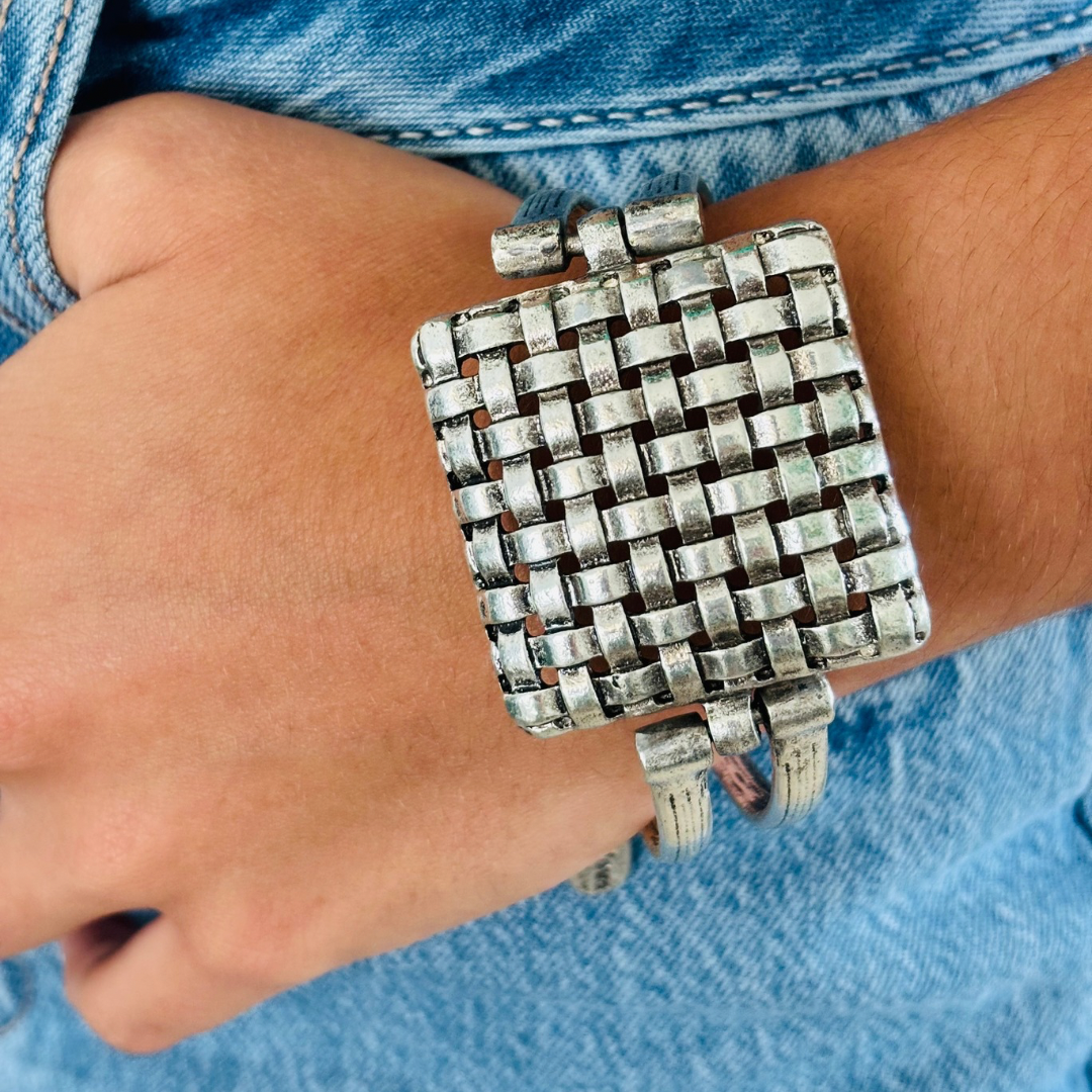 SQUARE BRACELET