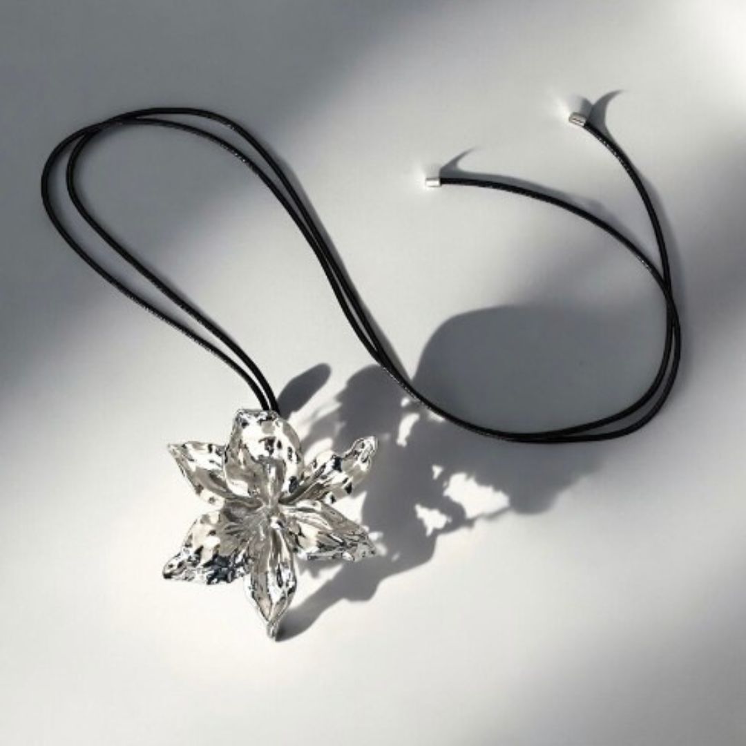 ORCHID NECKLACE