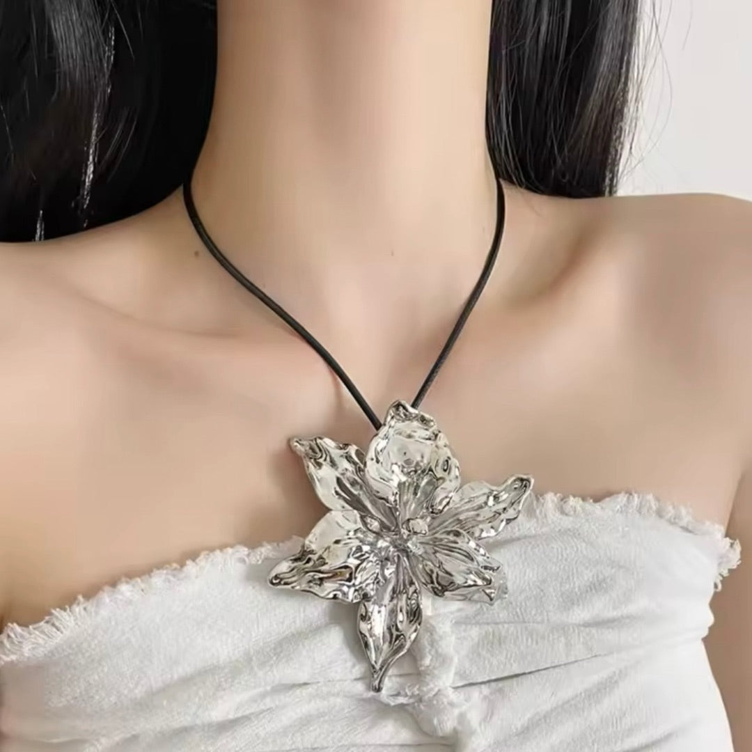 ORCHID NECKLACE