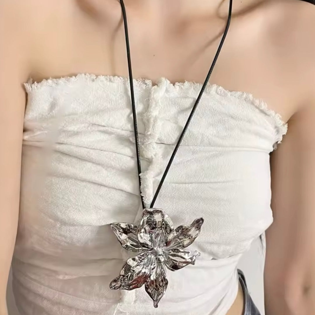 ORCHID NECKLACE