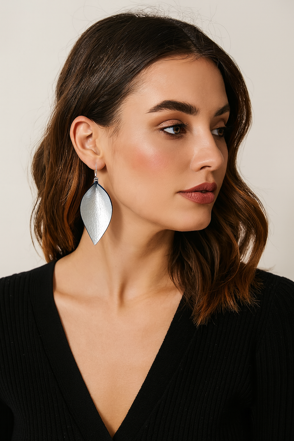 PUTTER LEAF LEATHER EARRINGS