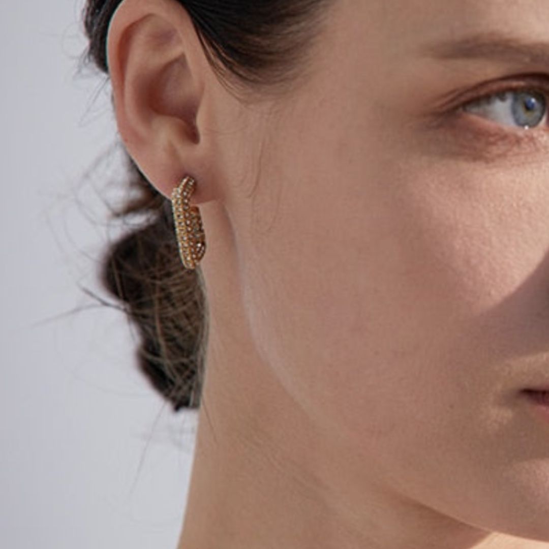 CRYSTAL CURVE HOOPS