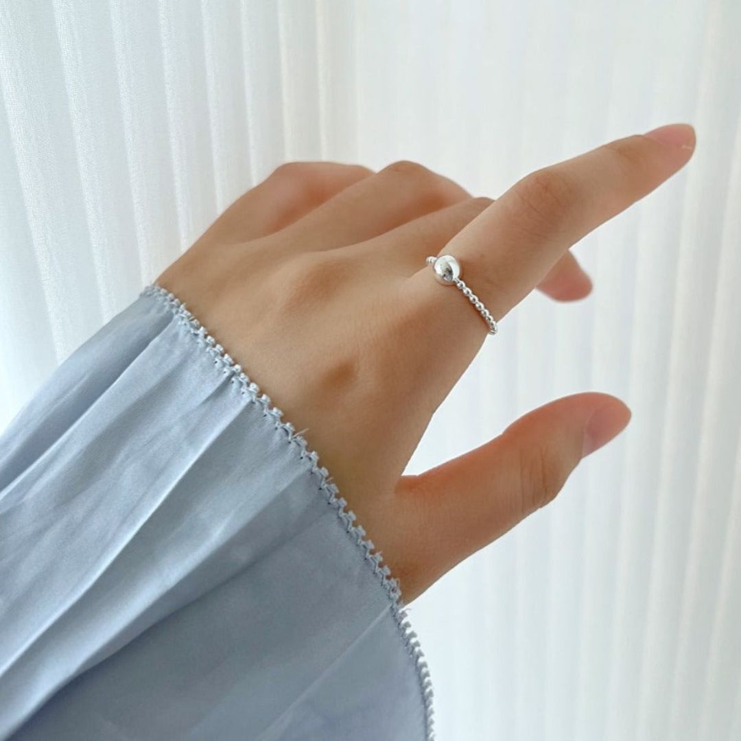 SILVER BEAD BAND RING