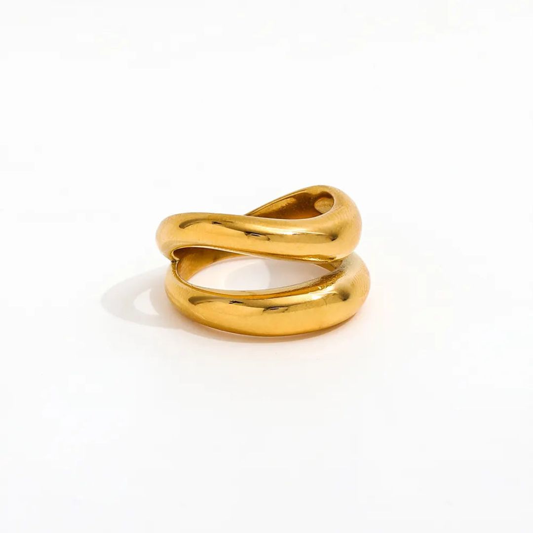 GOLDEN INFINITY LOOP RING