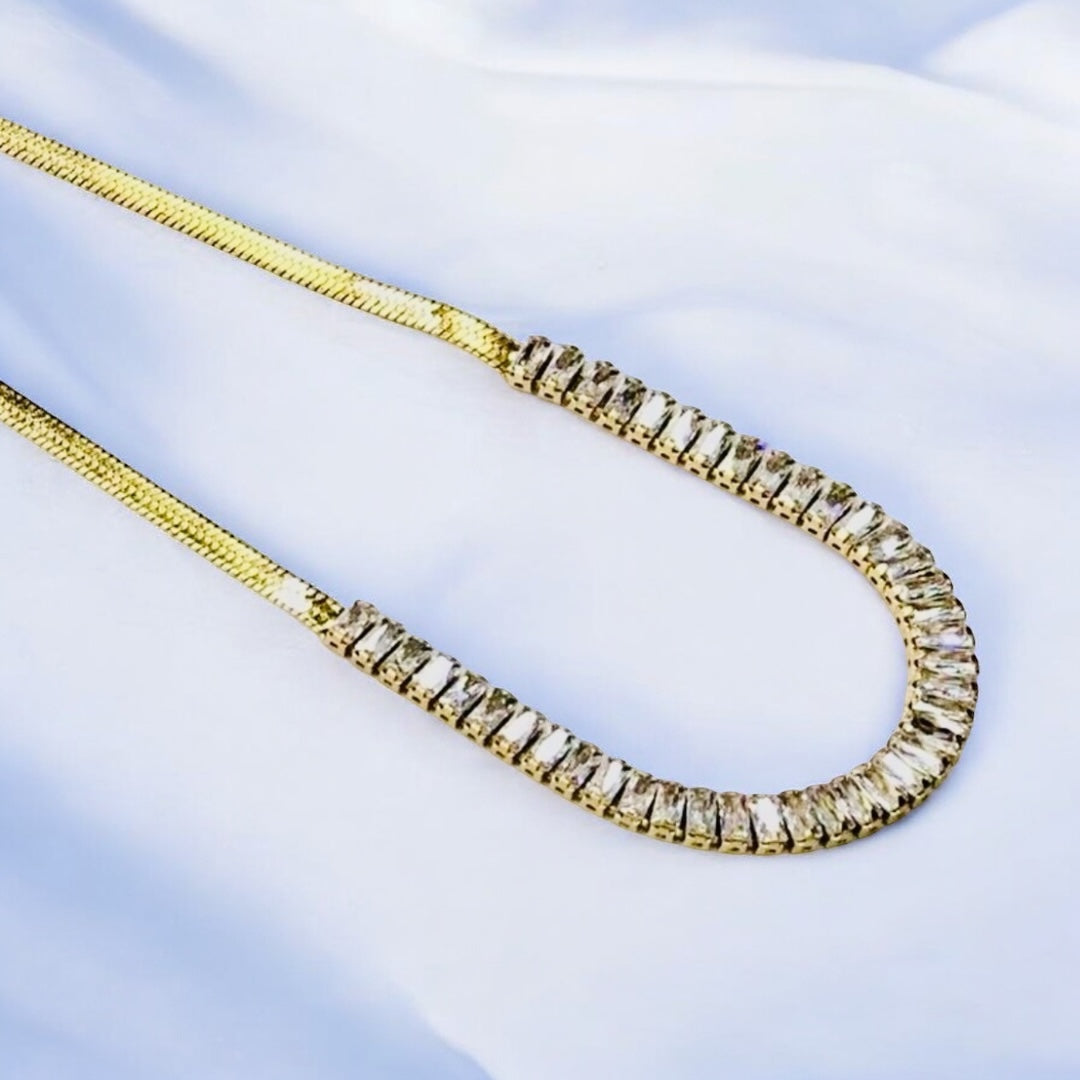 BAGUETTE LUXE SNAKE NECKLACE