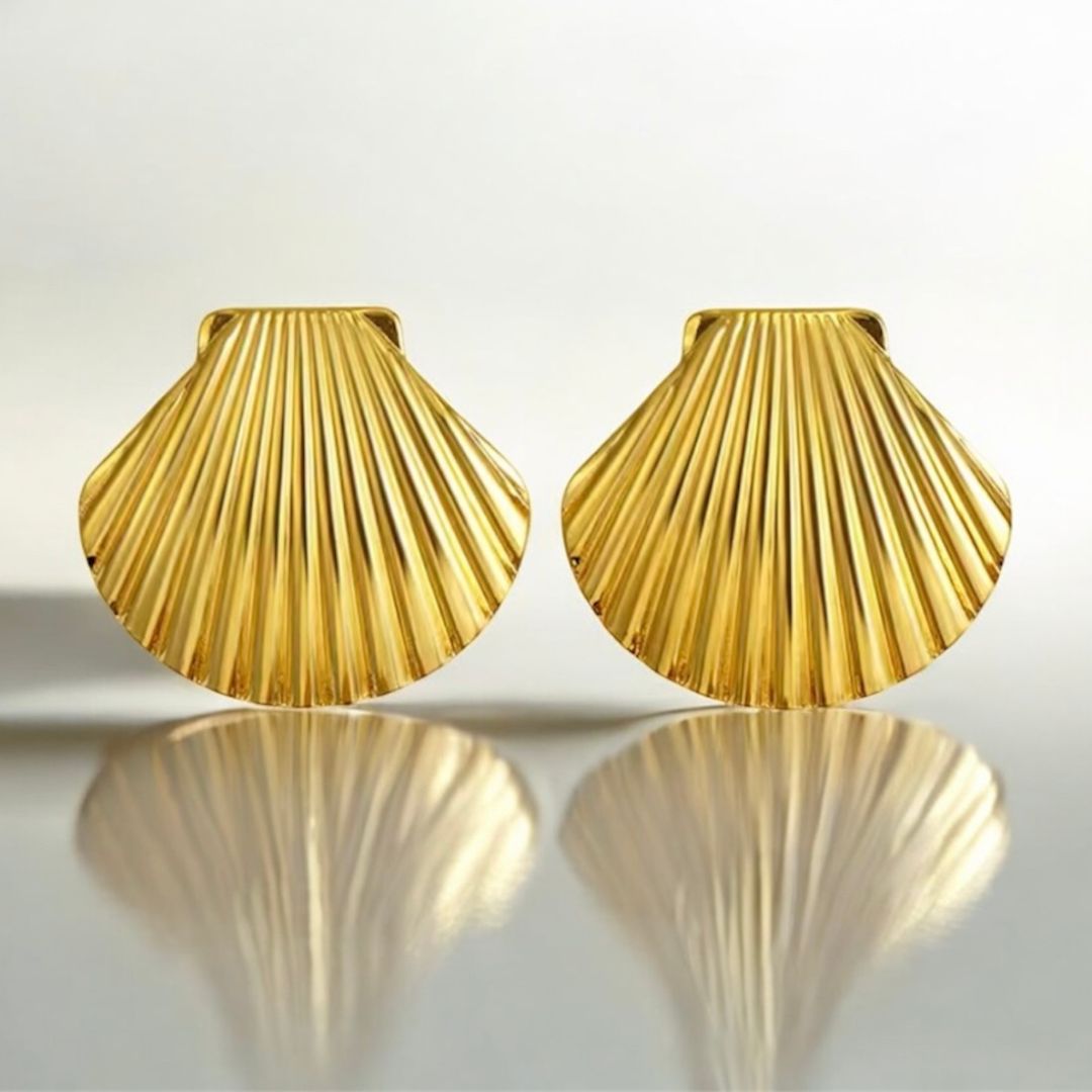 GOLDEN SEASHELL STATEMENT EARRINGS