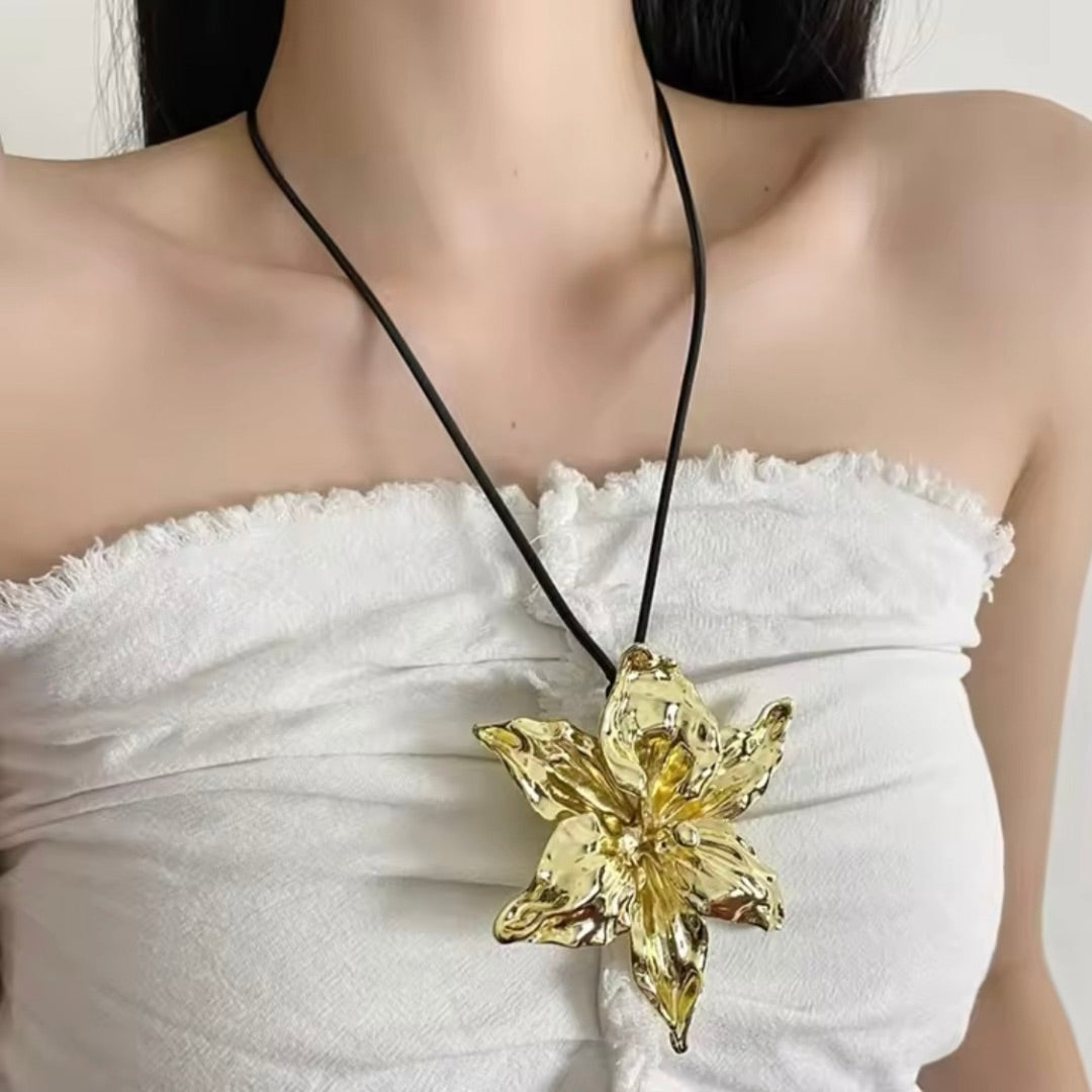 GOLD ORCHID NECKLACE