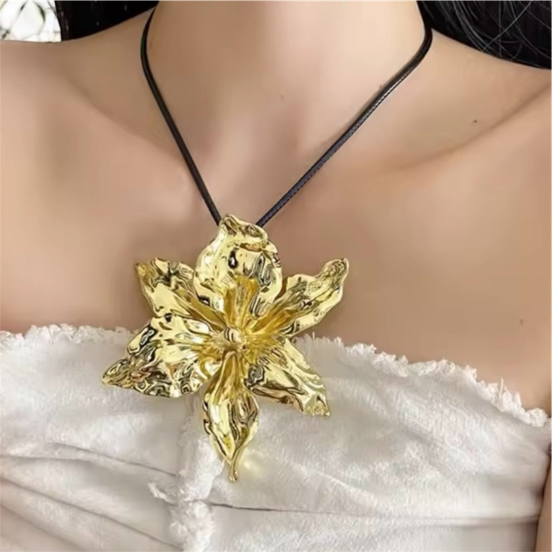GOLD ORCHID NECKLACE