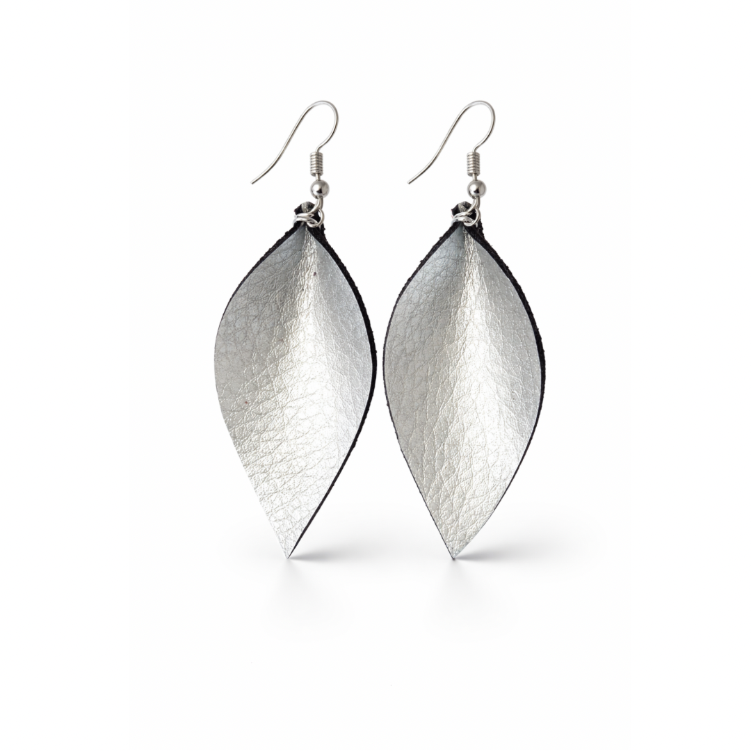 PUTTER LEAF LEATHER EARRINGS