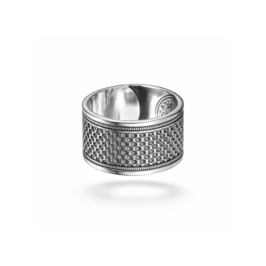 HIVE BAND RING