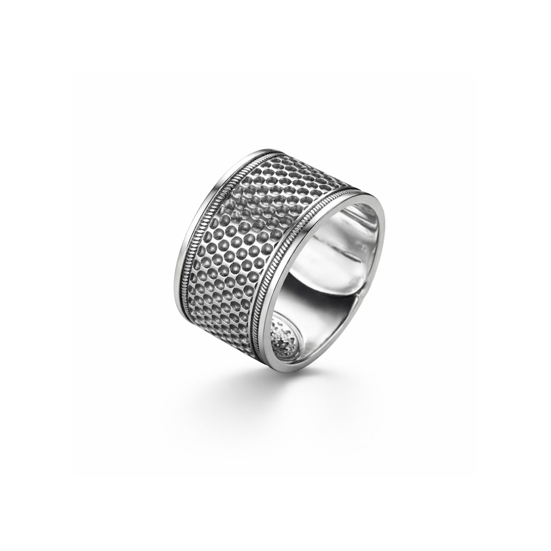 HIVE BAND RING