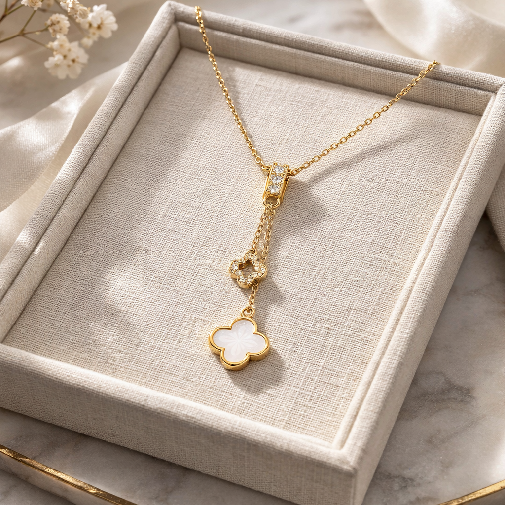 PEARL CLOVER CHARM NECKLACE