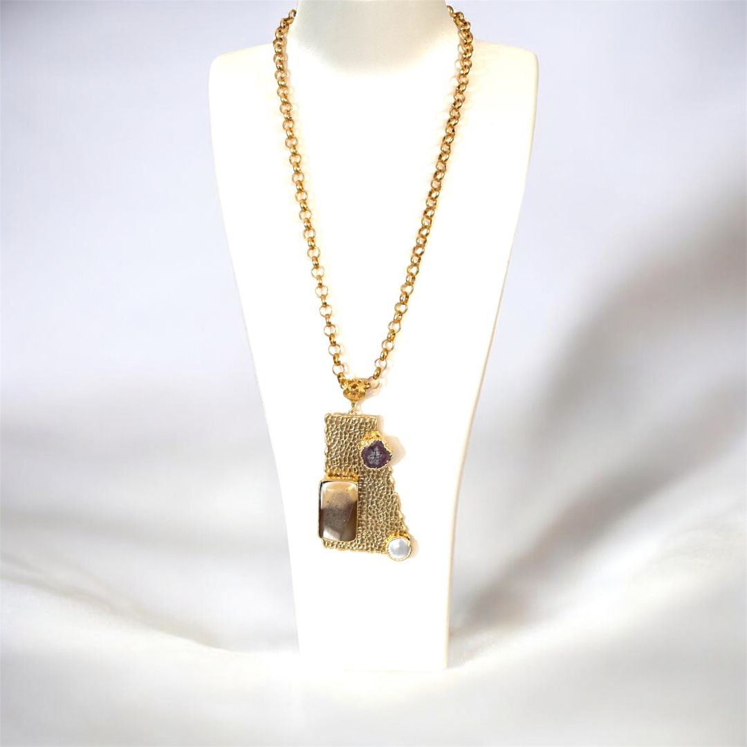 VERA MYTH NECKLACE
