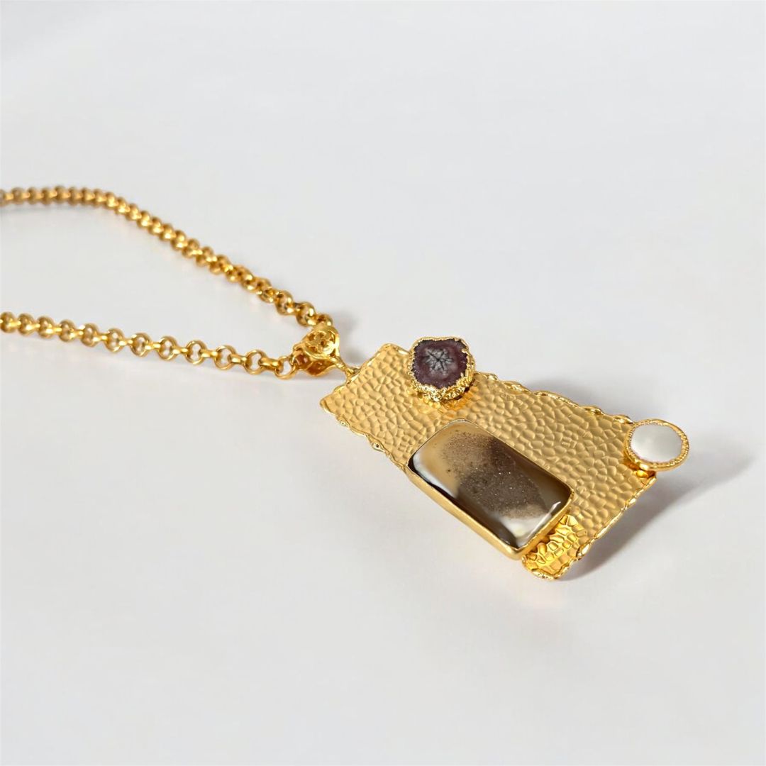 VERA MYTH NECKLACE