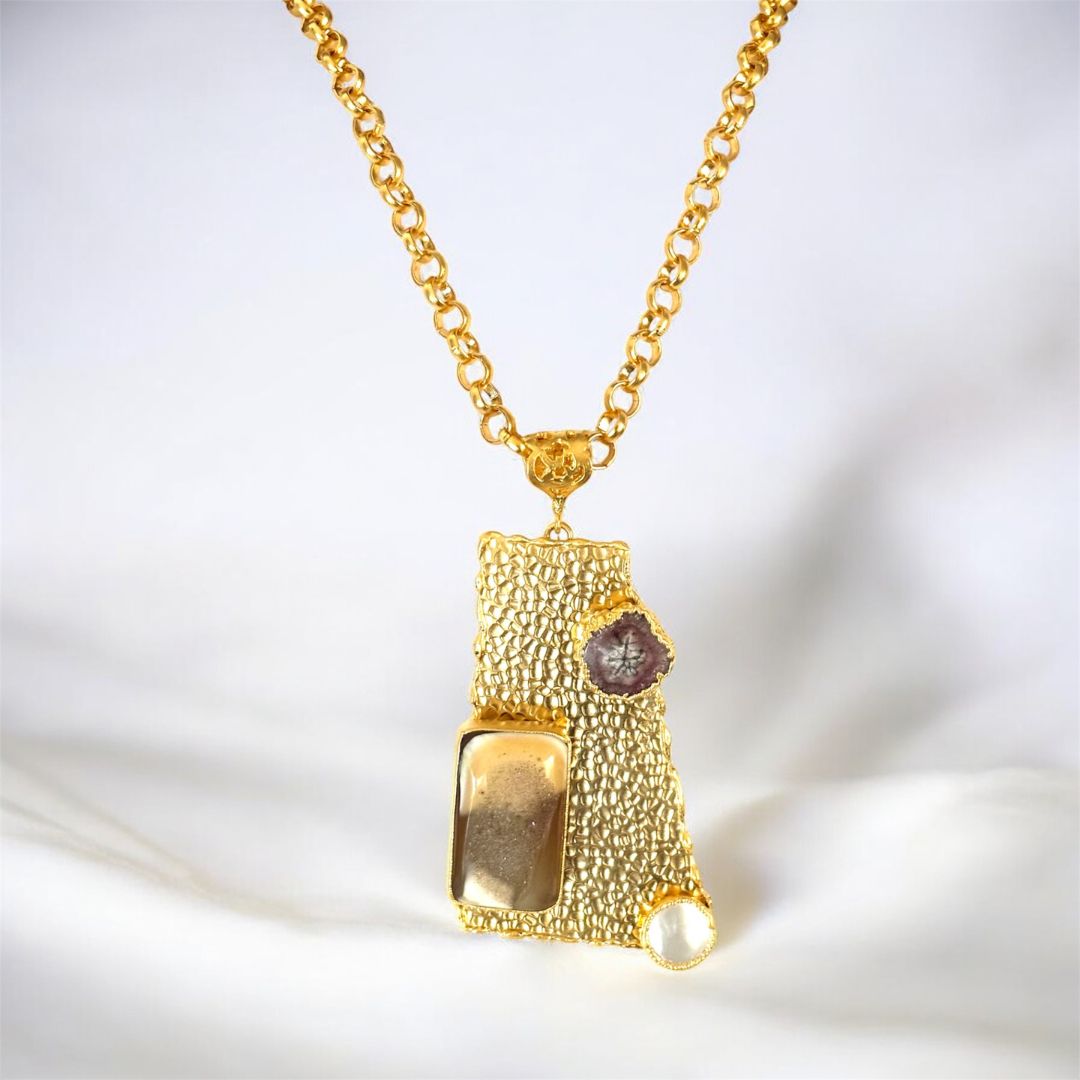 VERA MYTH NECKLACE