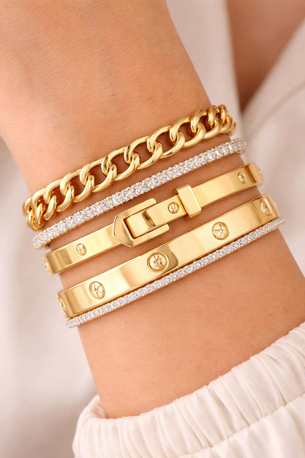 GOLDEN BELT BANGLE