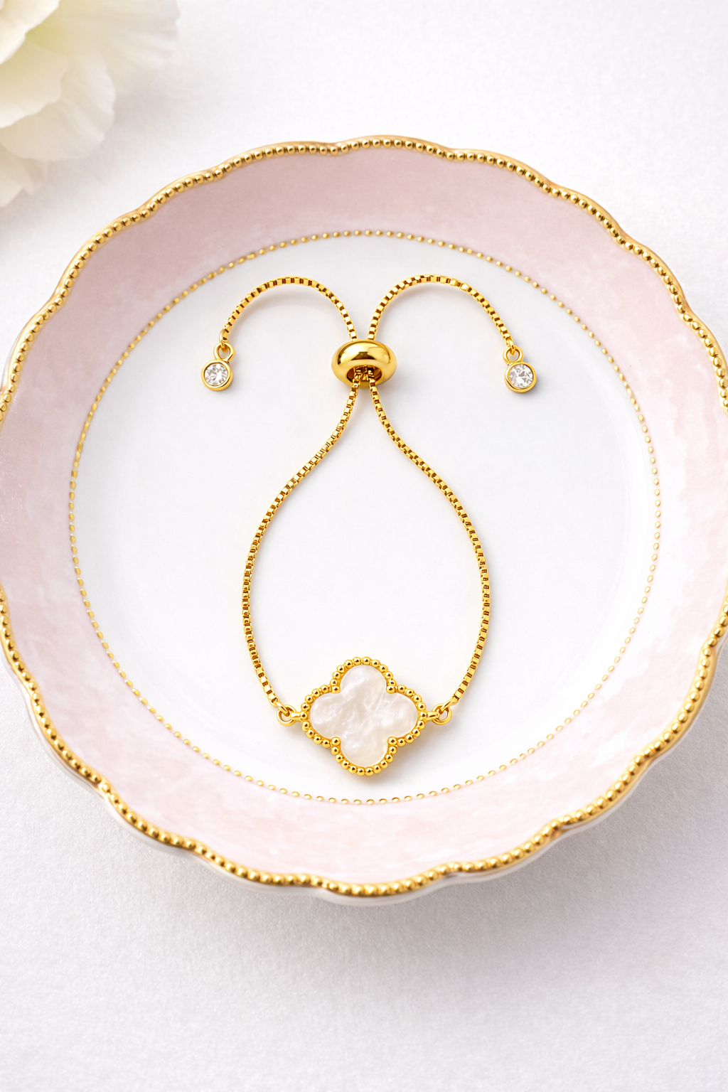 MOTHER OF PEARL CLOVER BRACELET