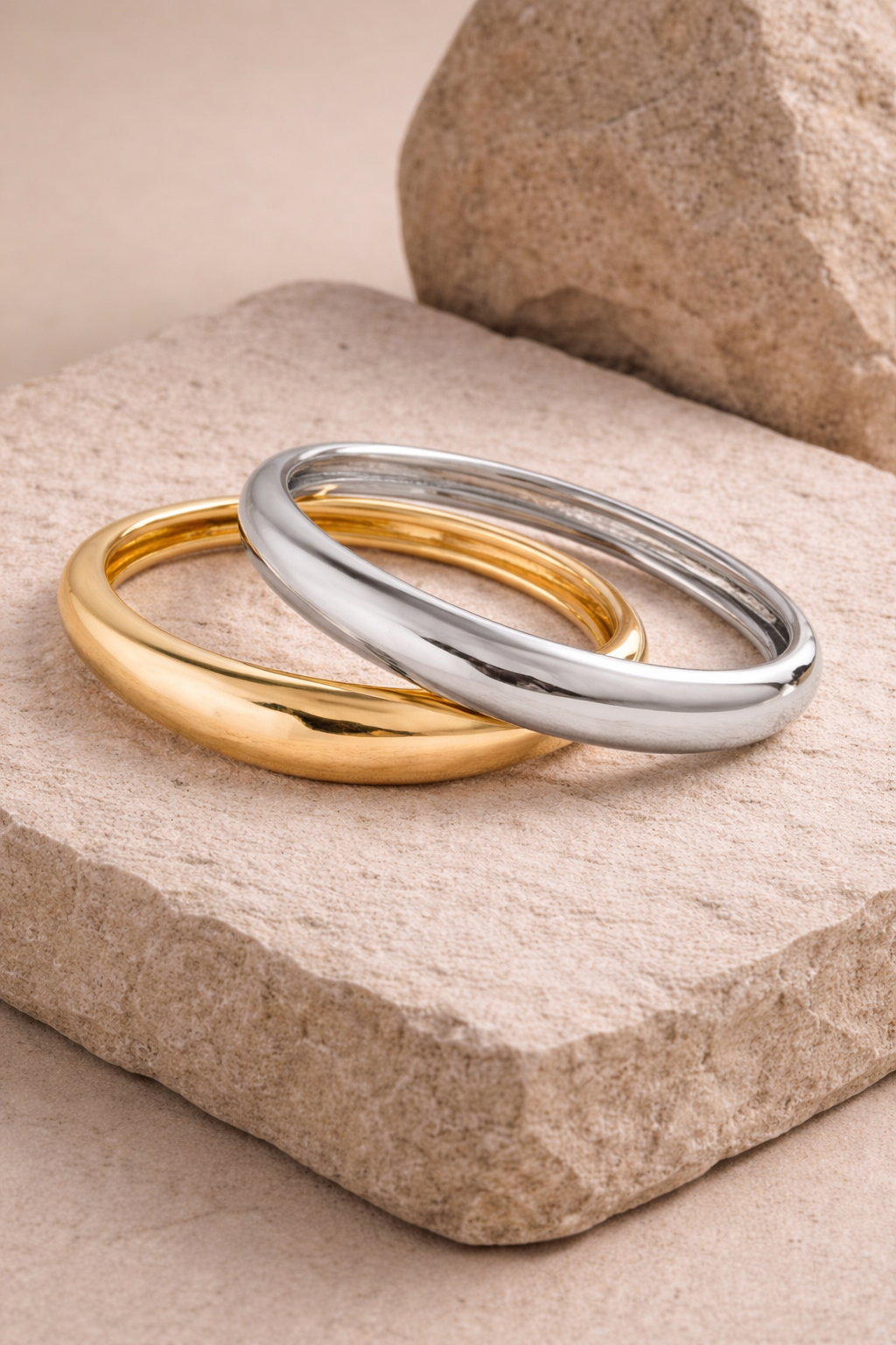 OPEN BANGLE BRACELET - GOLD