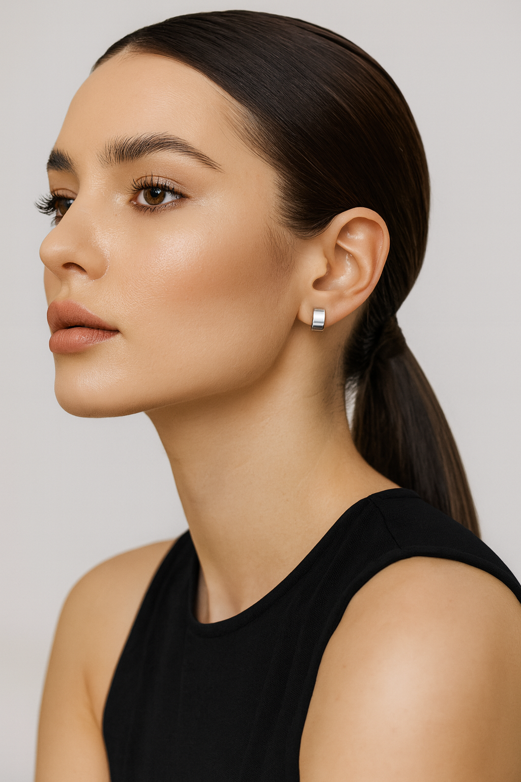 DALILLA MINI HUGGIE EARRINGS
