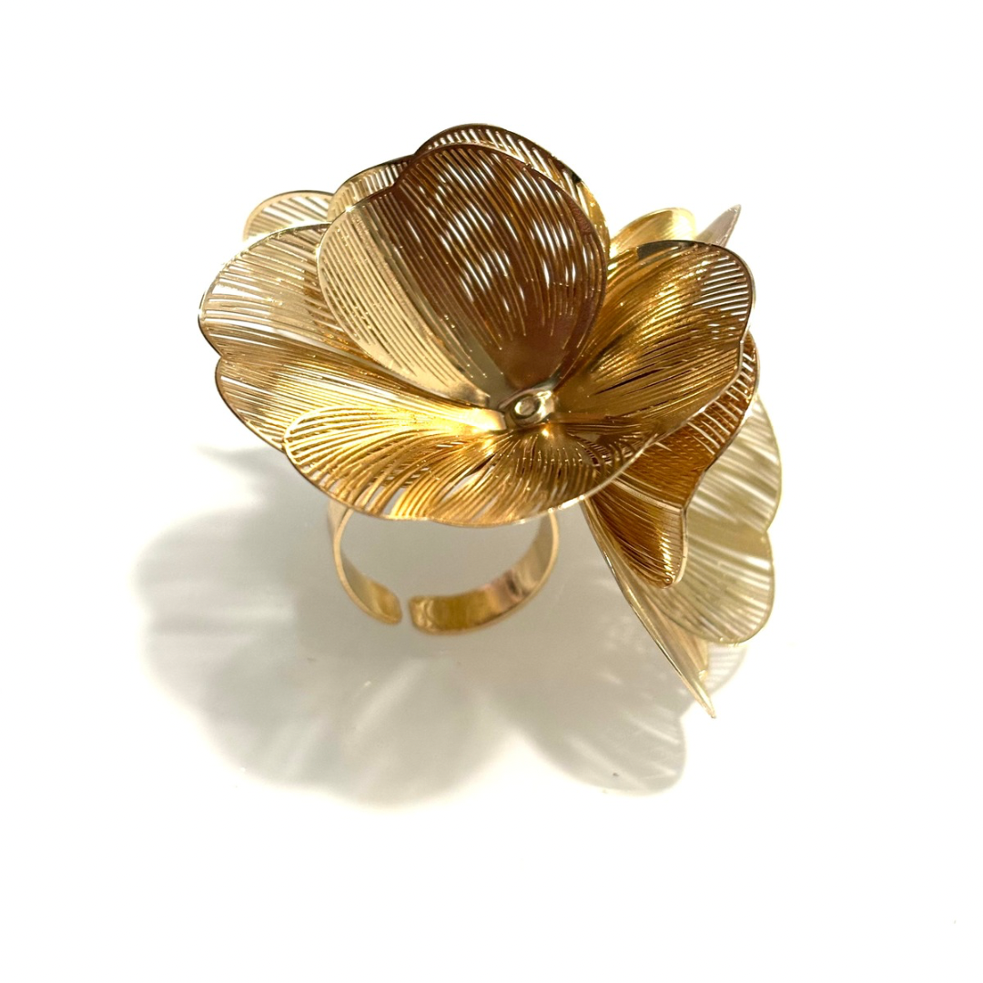 GOLDEN BLOOM STATEMENT RING