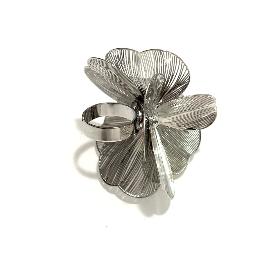 SILVER BLOOM STATEMENT RING