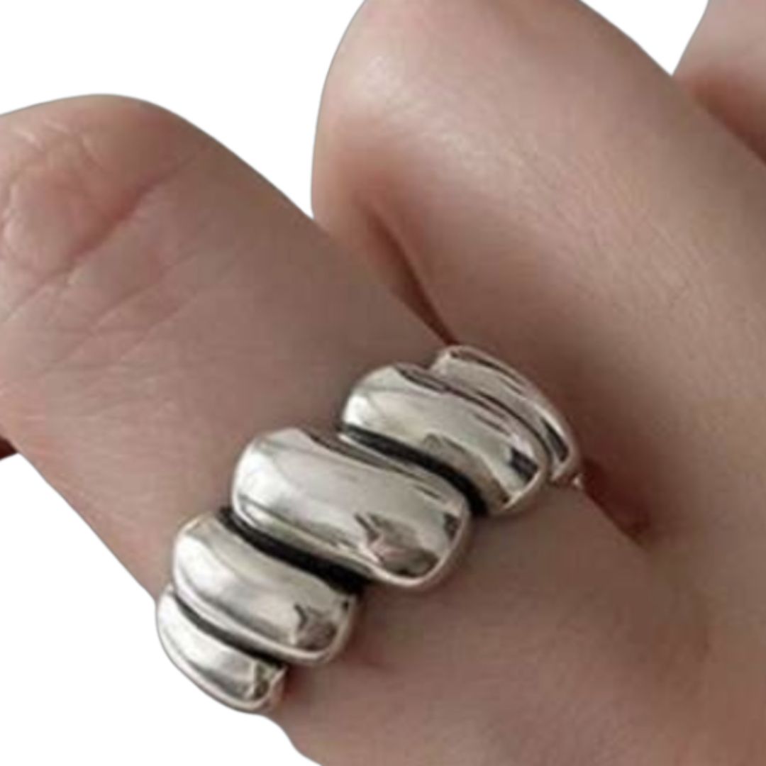 LUXE SILVER WAVE RING